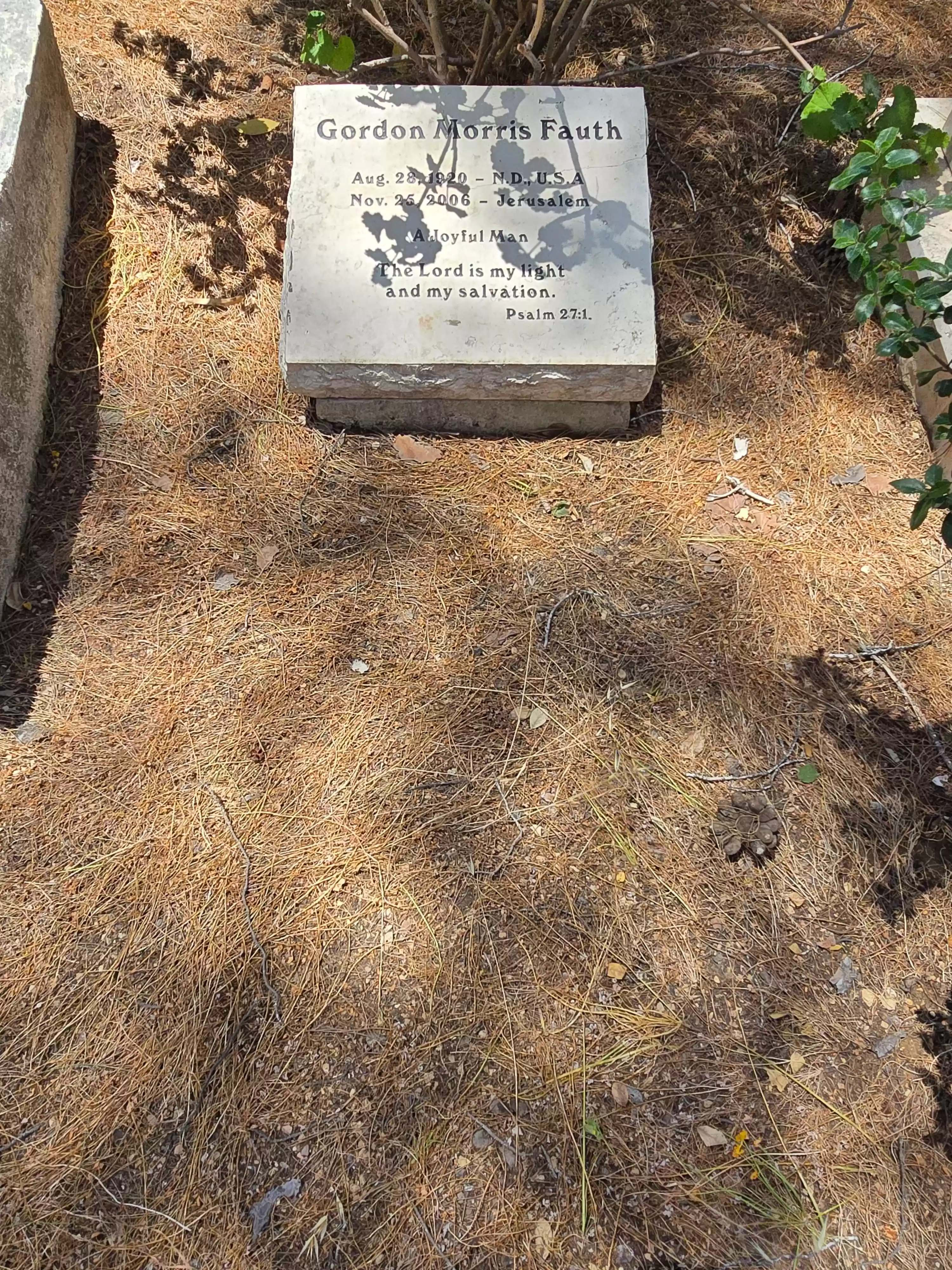 Grave3
